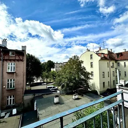 Apartment Pokoje 100 Metrow Do Monte Cassino
