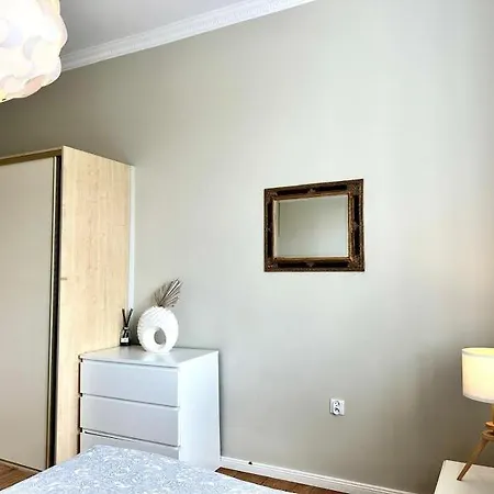 Apartment Pokoje 100 Metrow Do Monte Cassino *