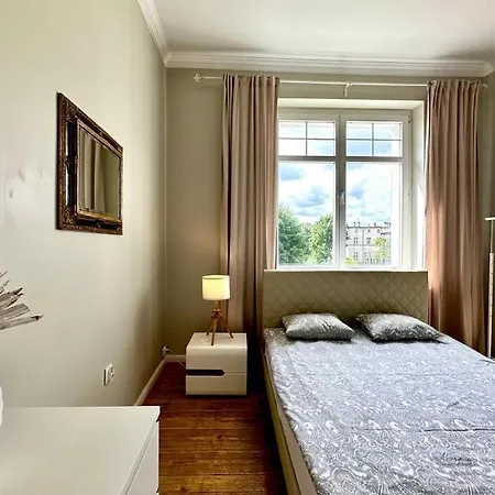 Apartment Pokoje 100 Metrow Do Monte Cassino