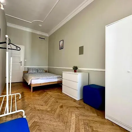 Apartment Pokoje 100 Metrow Do Monte Cassino
