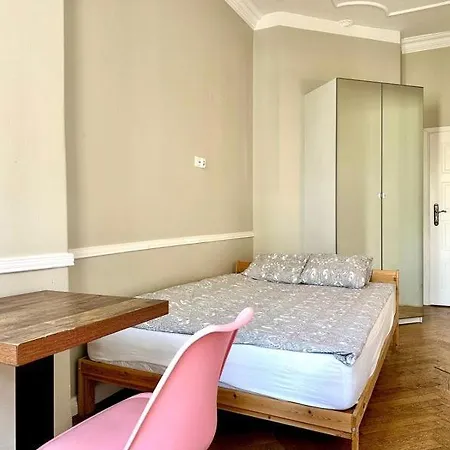 Apartment Pokoje 100 Metrow Do Monte Cassino *